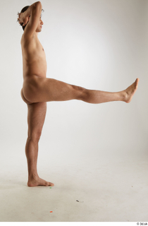 Jorge  1 flexing leg nude side view 0014.jpg